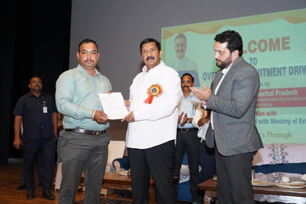 उपमुख्यमंत्री मुकेश अग्निहोत्री ने कहा कि हिमाचल सरकार युवाओं को विदेशों में कानूनी व सुरक्षित रोजगार से जोड़ेगी। ओवरसीज रिक्रूटमेंट ड्राइव शुरू।